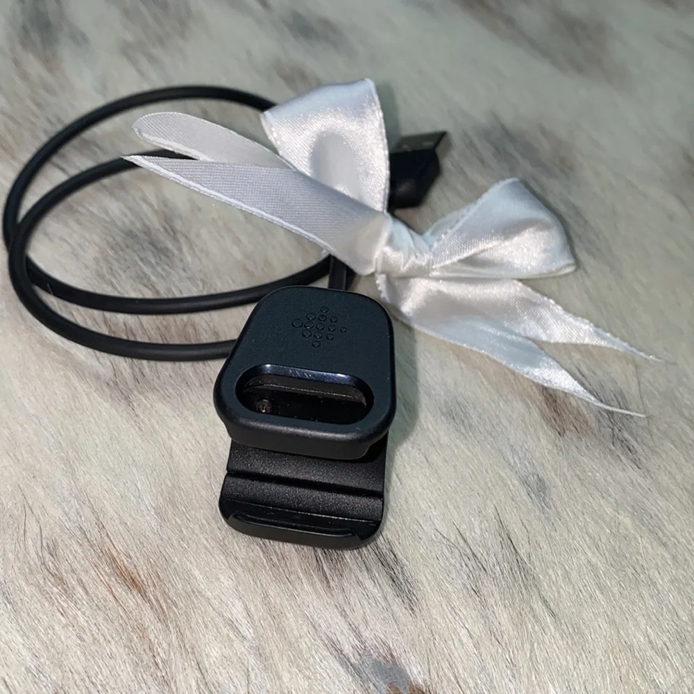 •fitbit• authentic [fitness tracker] CHARGER
